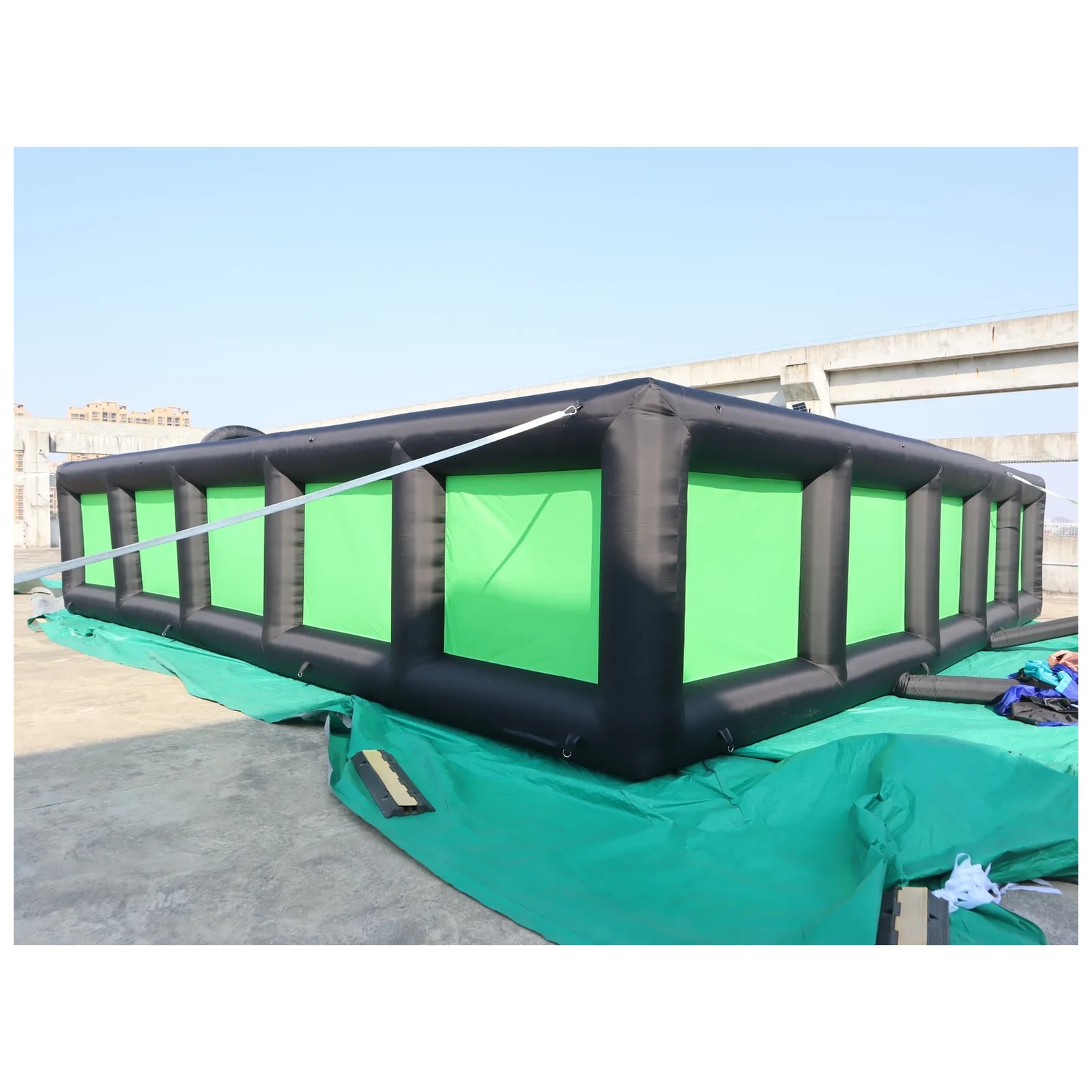 야외용 검정색-녹색 에어바운스 미로 10X10m 33X - Outdoor Adventure Rentals 리뷰 및 가격